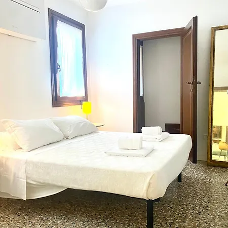 Apartman Vicino Chiesa Della Salute